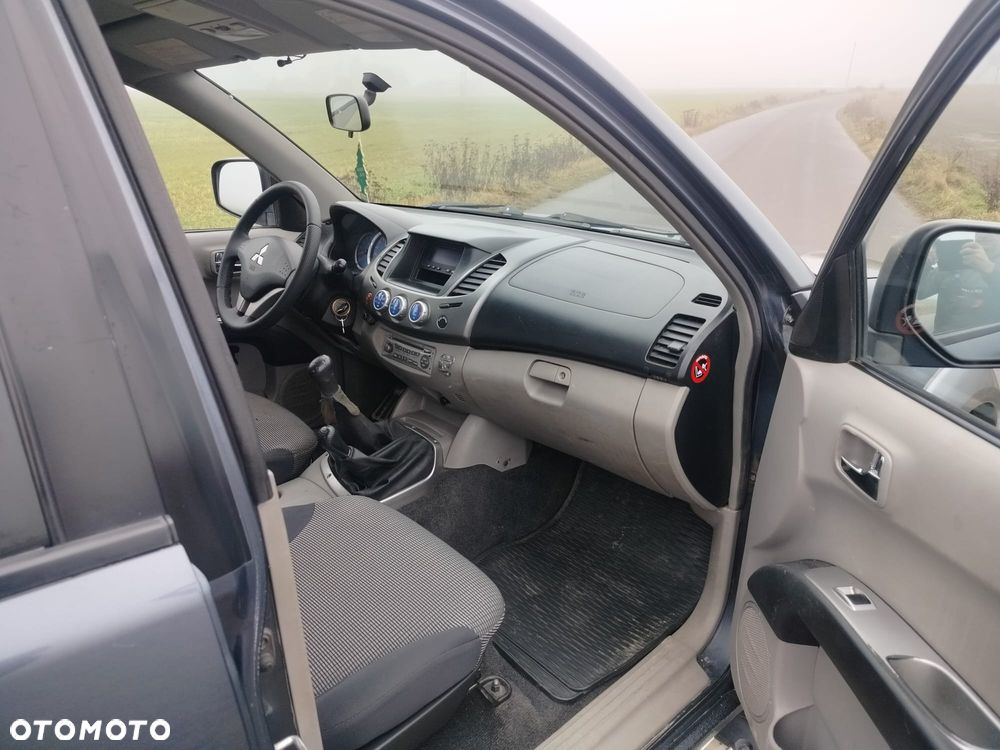 Mitsubishi L200 Pick Up 4x4 Inform Double Cab - 11