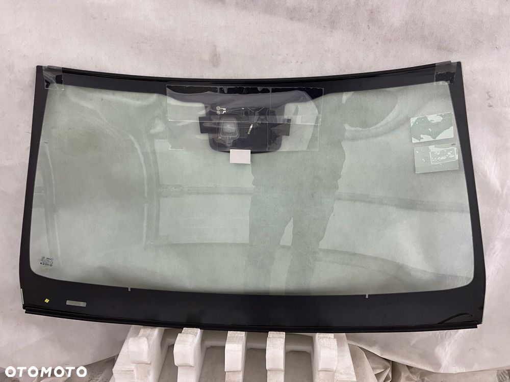 mercedes c w205 coupe szyba przednia hud po 2016 - 4