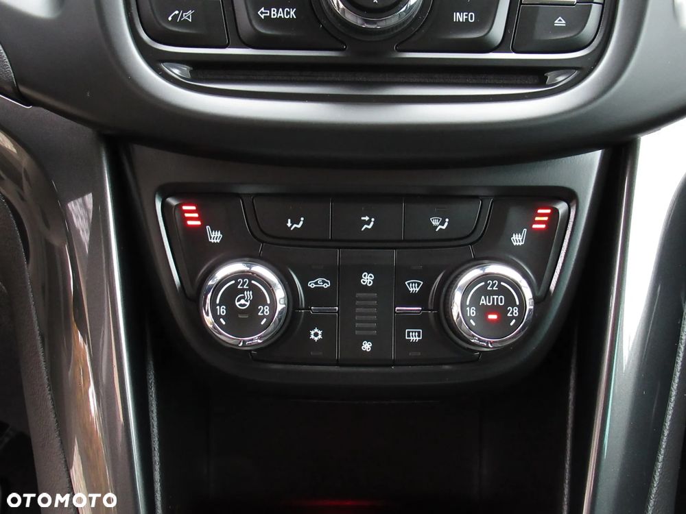 Opel Zafira Tourer 1.4 Turbo Business Innovation - 32