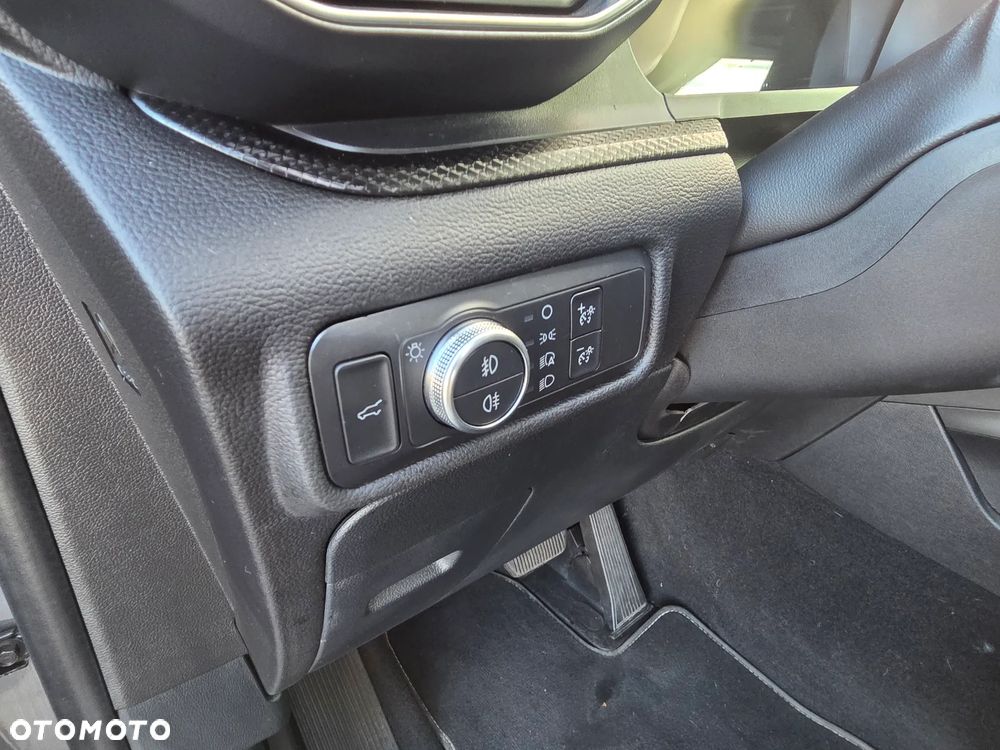 Ford Explorer - 34