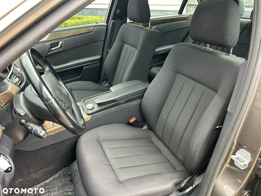 Mercedes-Benz Klasa E 200 CDI DPF BlueEFFICIENCY Automatik Elegance - 14