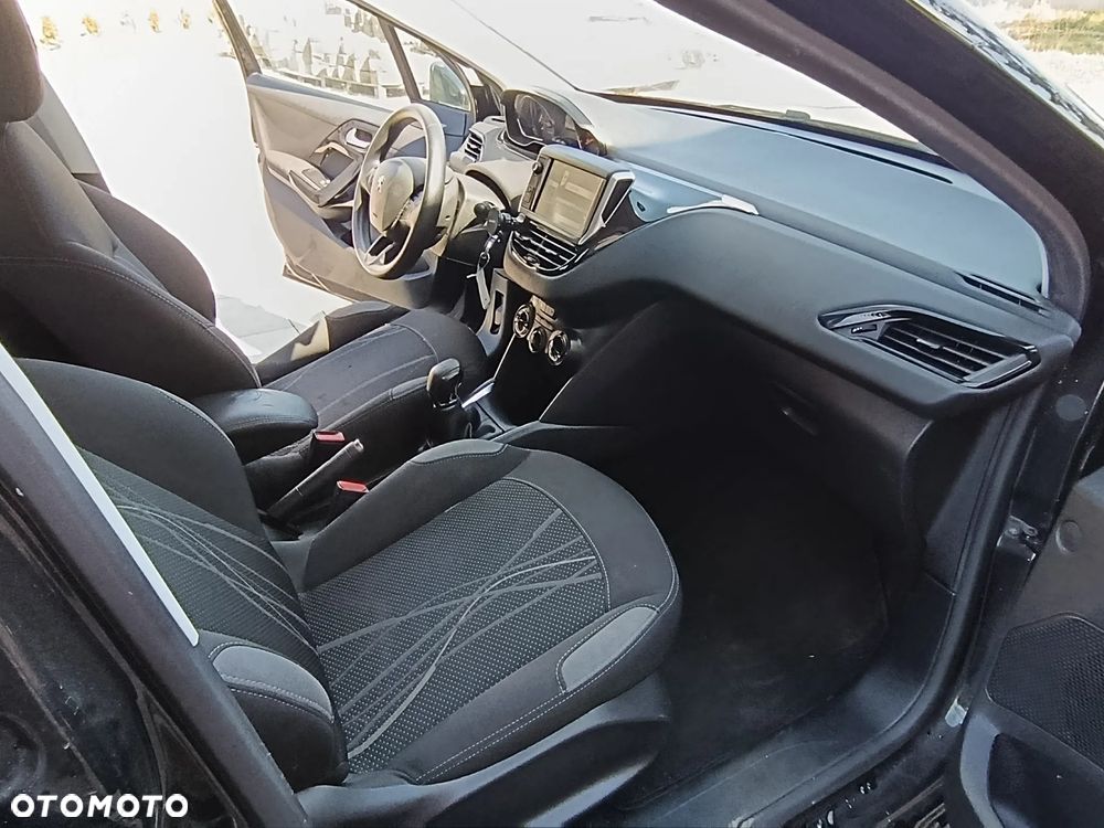Peugeot 208 82 VTI Allure - 17