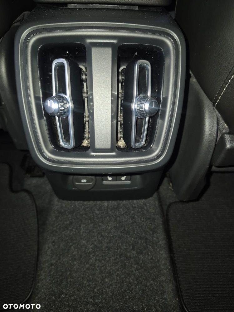 Volvo XC 40 - 35
