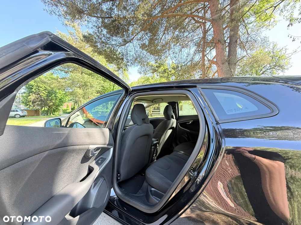 Volvo V40 D2 Momentum - 21