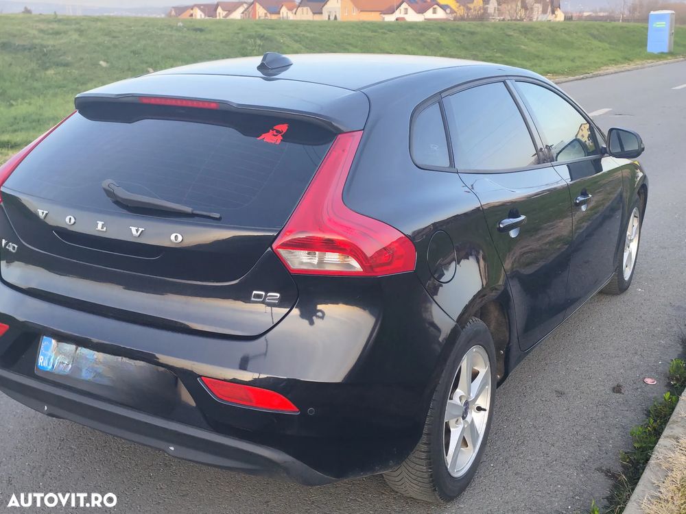Volvo V40 D2 Momentum - 4