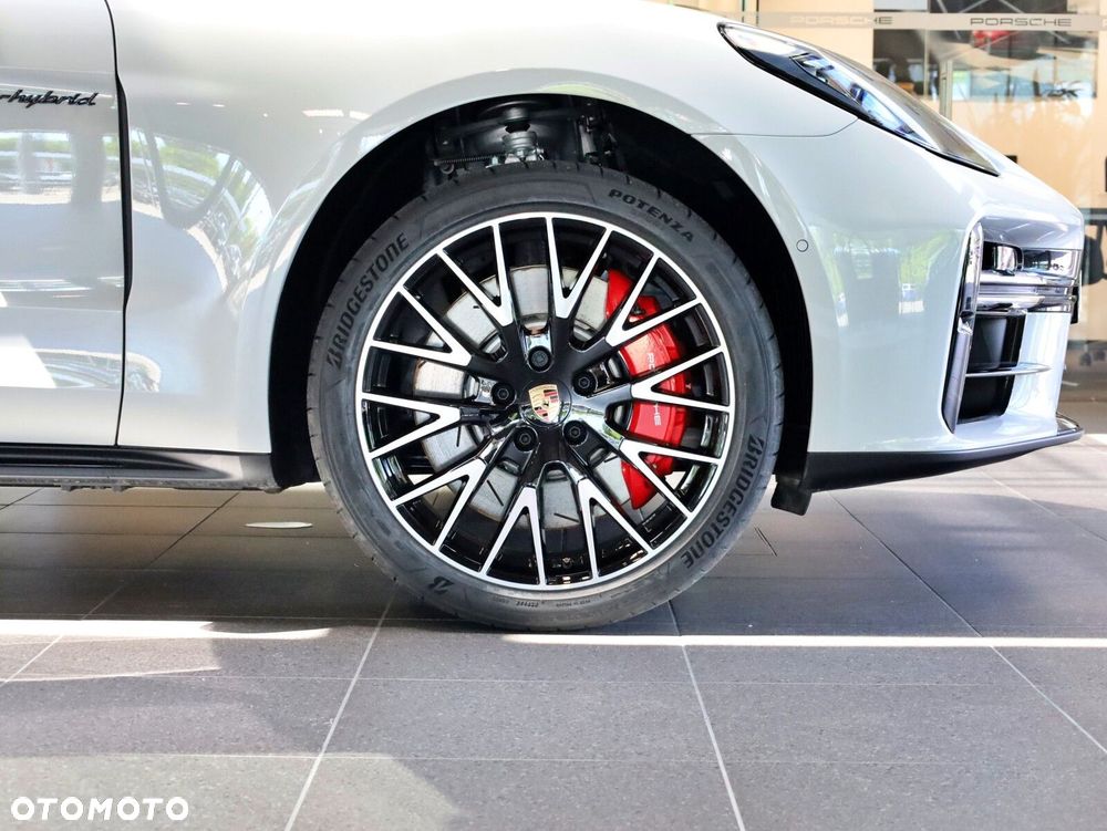 Porsche Panamera - 12