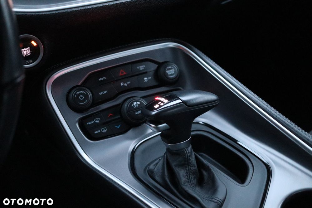 Dodge Challenger 3.6 GT AWD - 36