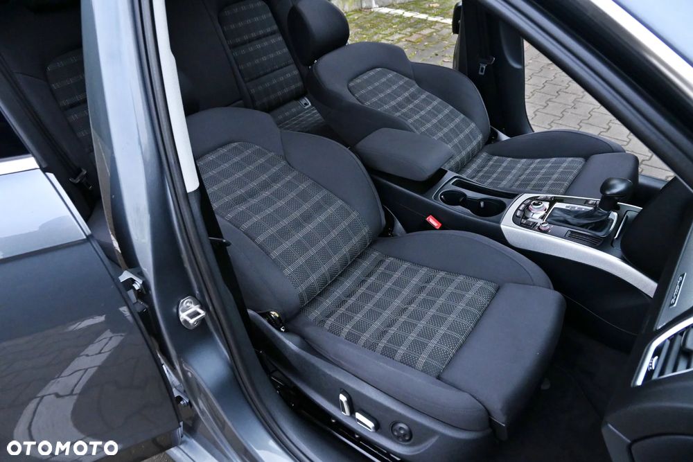 Audi A4 Avant 2.0 TDI DPF clean diesel quattro S tronic S line Sportpaket - 32