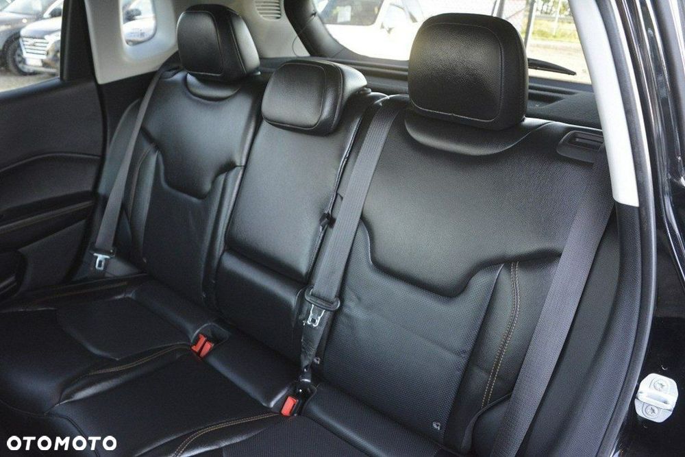 Jeep Compass 1.4 TMair Limited FWD S&S - 32