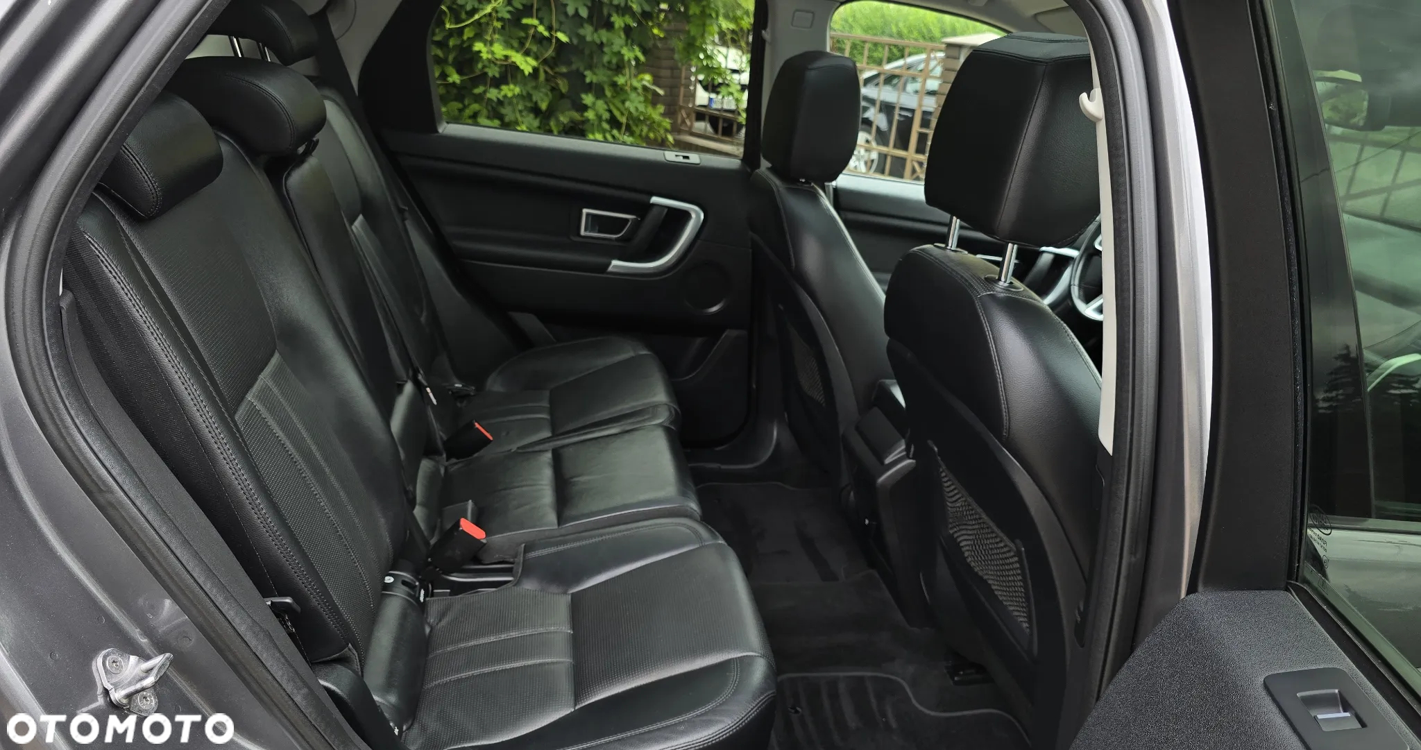 Land Rover Discovery Sport 2.0 D180 R-Dynamic HSE - 11
