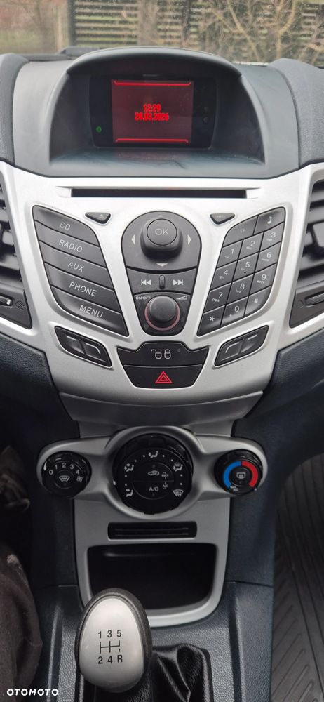 Ford Fiesta 1.25 Champions Edition - 12