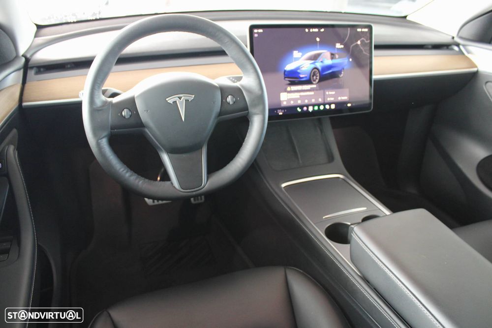 Tesla Model Y Long Range Dual Motor AWD - 9