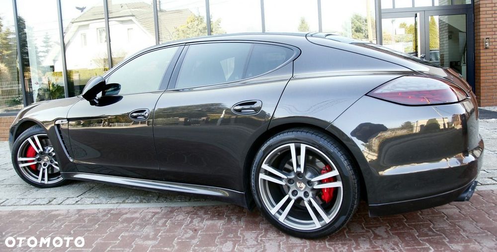 Porsche Panamera GTS PDK - 29