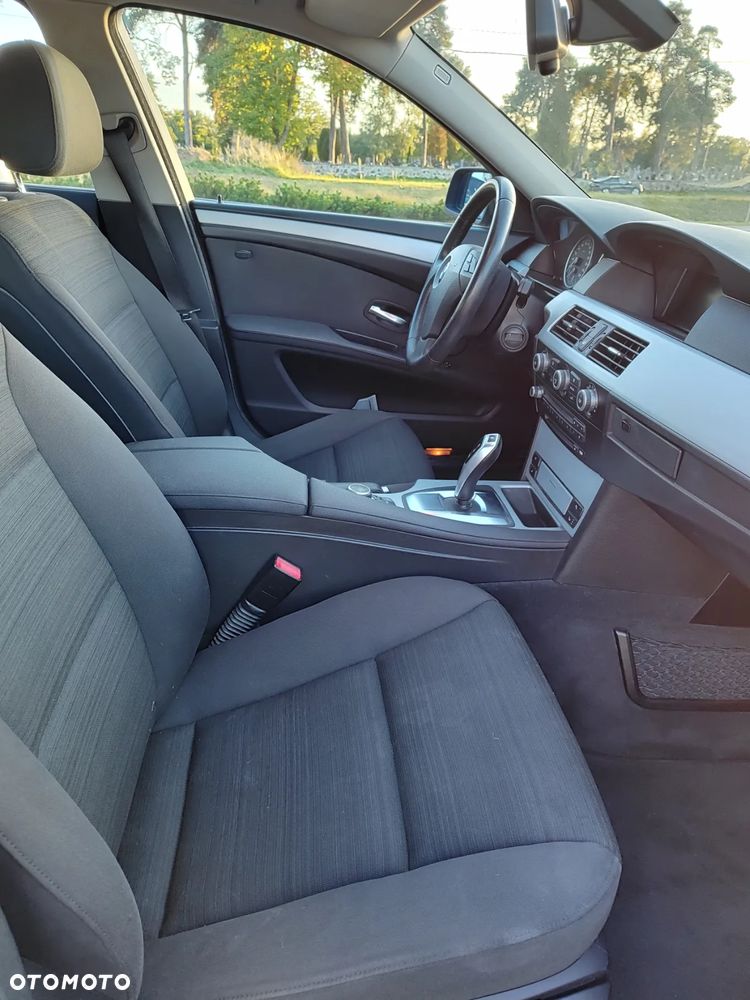 BMW Seria 5 530d Touring - 13