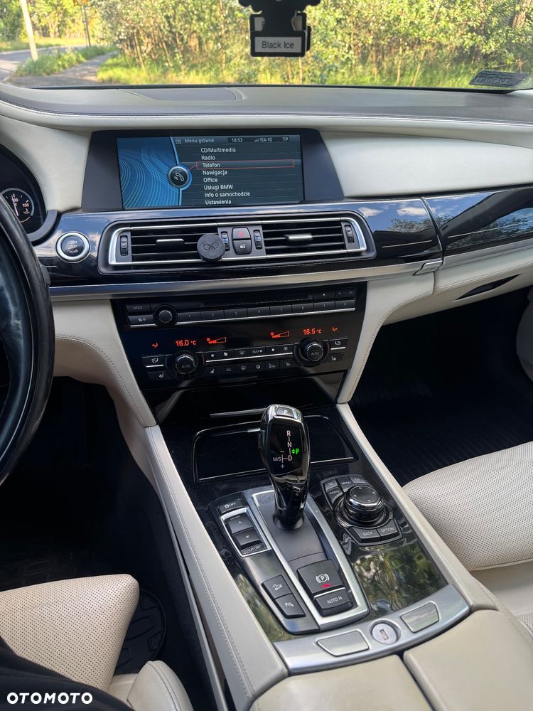 BMW Seria 7 740d xDrive - 12