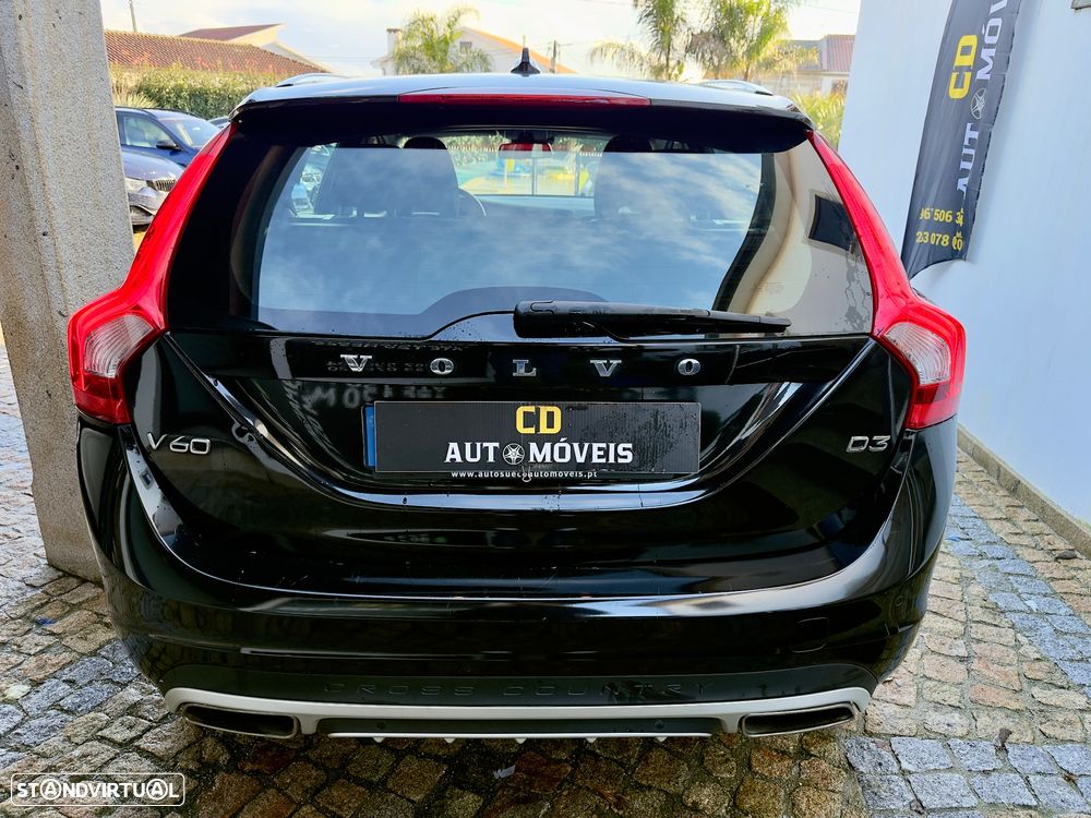 Volvo V60 Cross Country 2.0 D3 Momentum - 19