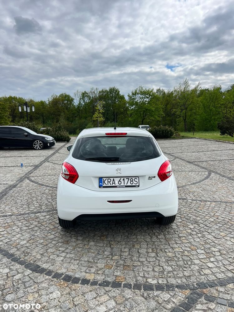 Peugeot 208 1.6 e-HDi Allure STT - 6