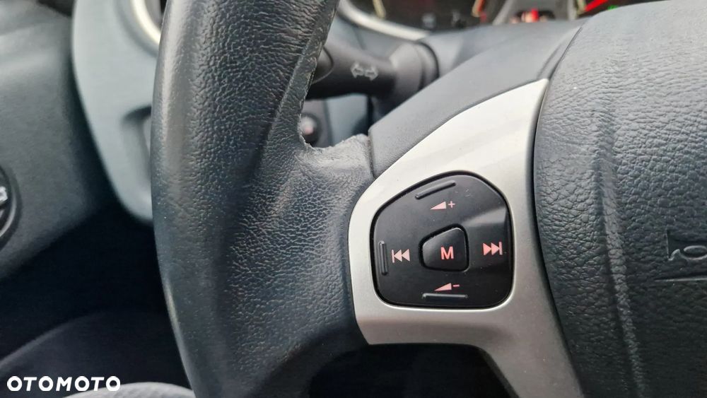 Ford Fiesta 1.25 Ghia - 19