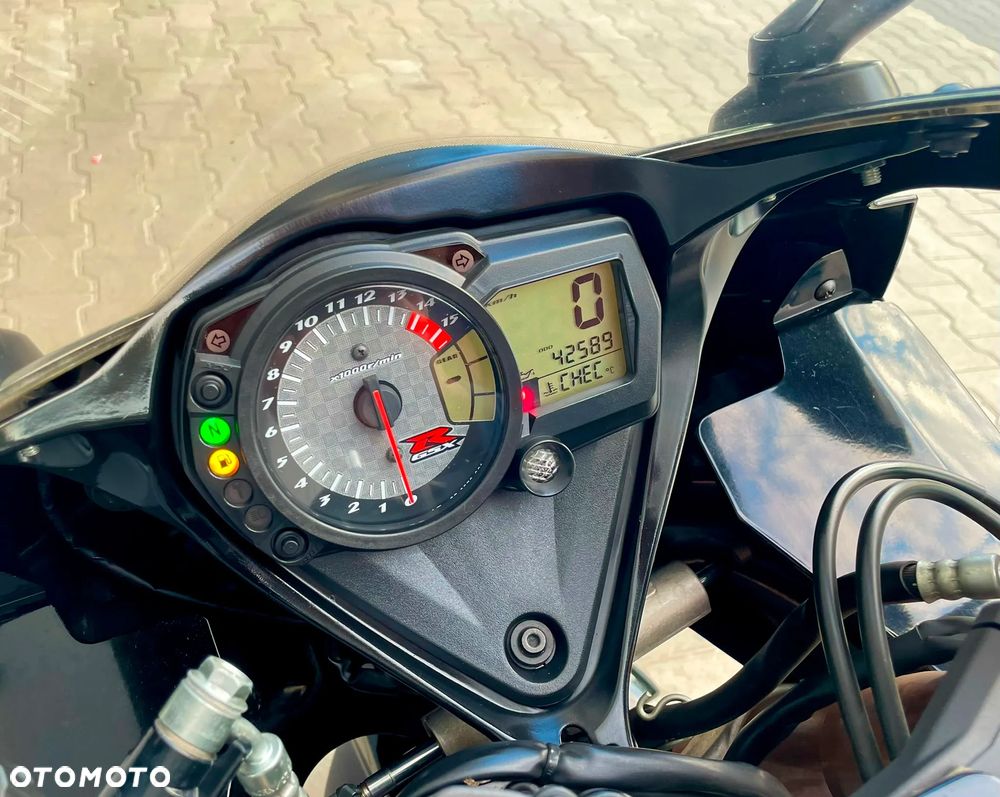 Suzuki GSX - 18