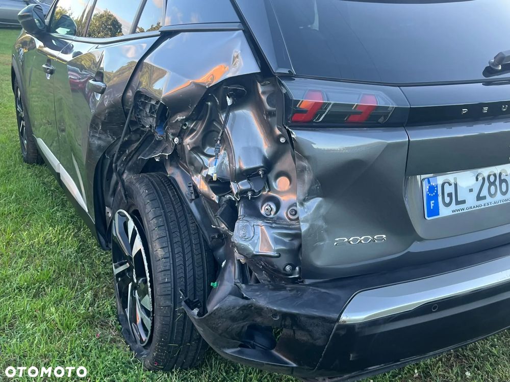 Peugeot 2008 BlueHDi 130 EAT8 Allure - 26