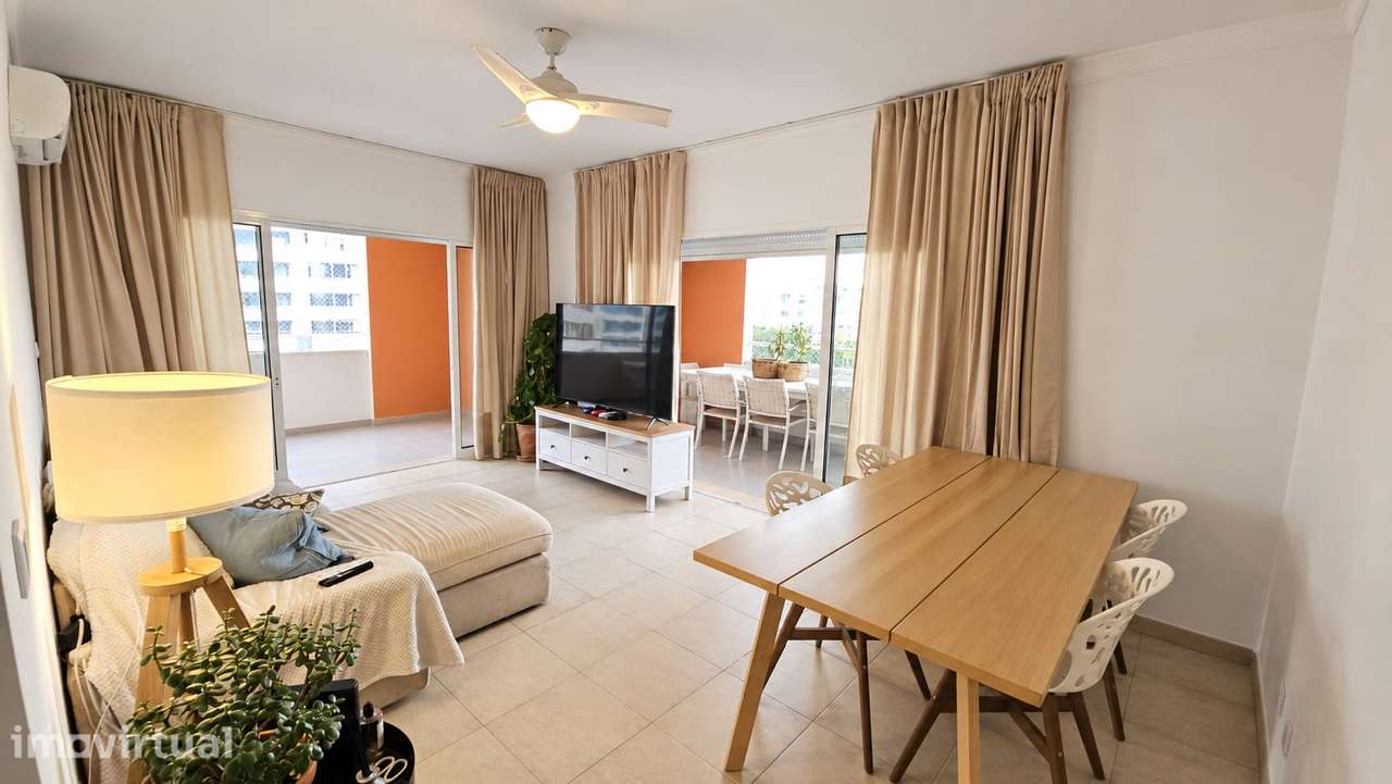Vende-se excelente apartamento T2 no Edifício Lumina, em Portimão - Grande imagem: 2/22