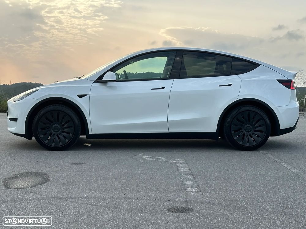 Tesla Model Y Long-Range RWD - 5