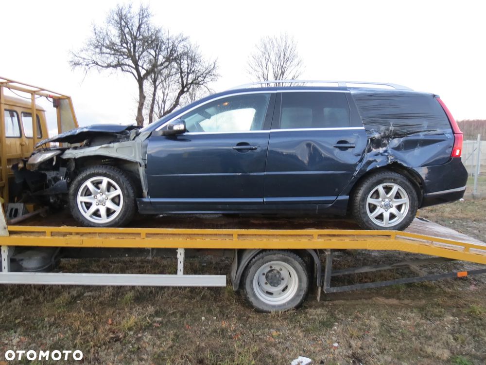 VOLVO V70 III 2010r ,3.2 BENZYNA + GAZ V6 238KM NA CZĘŚCI  SILNIK SKRZYNIALakier 614-46 - 5