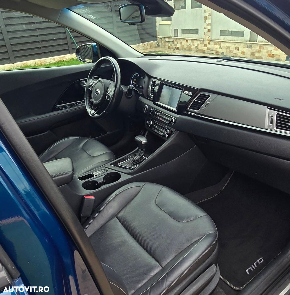 Kia Niro 1.6 GDI 2WD Aut. Vision - 6