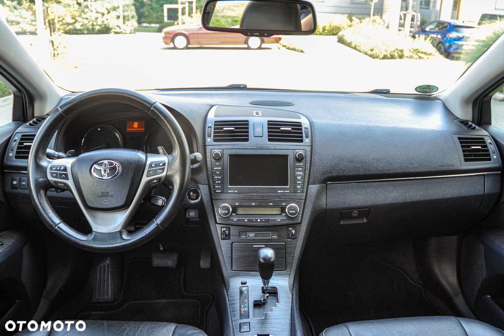 Toyota Avensis - 10