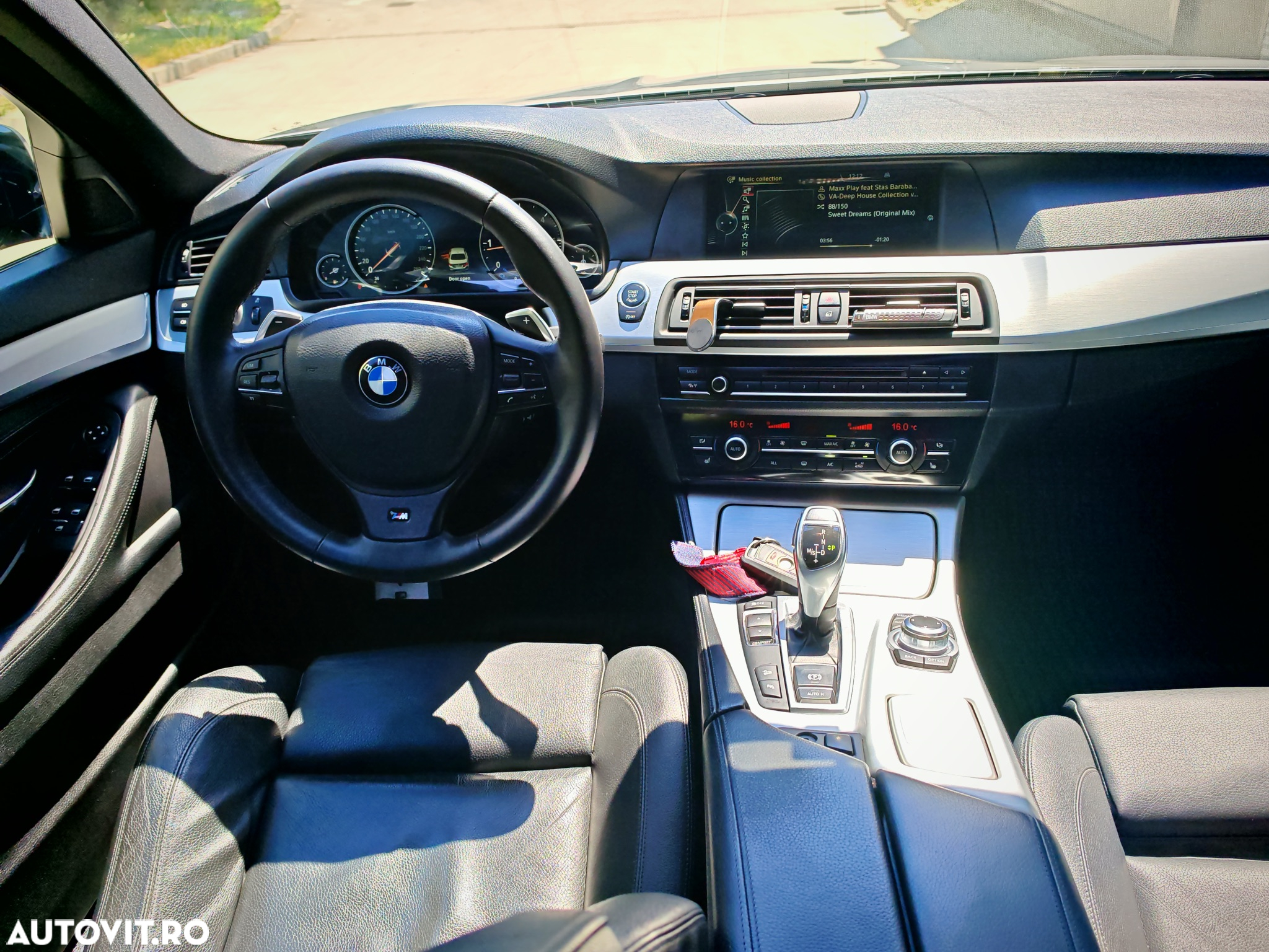 BMW Seria 5 525d xDrive AT - 33