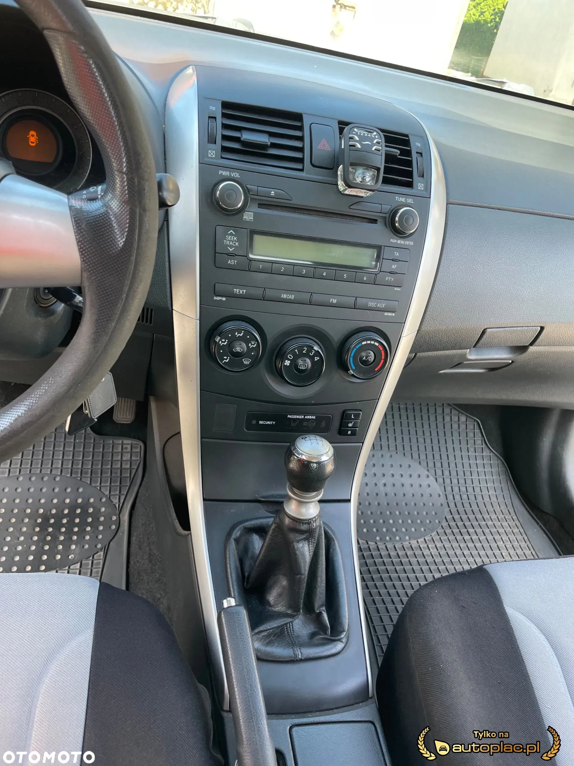 Toyota Corolla - 5