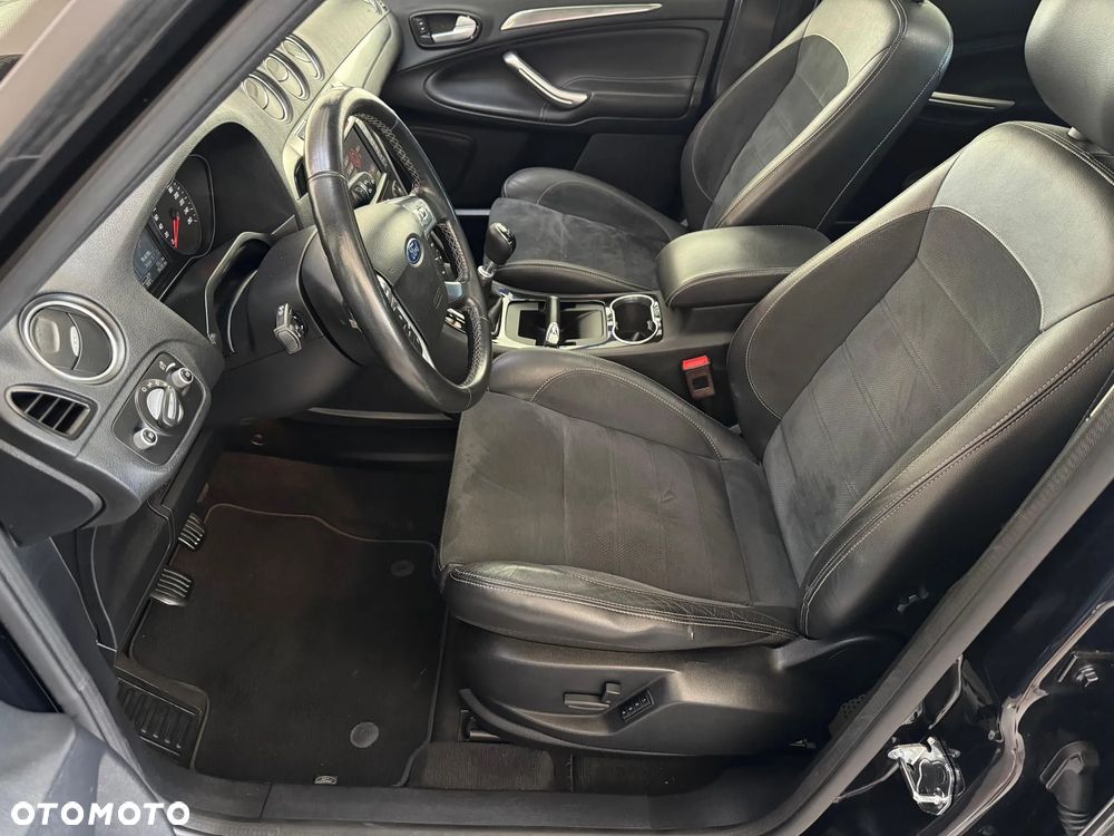 Ford S-Max 2.0 TDCi DPF Titanium X - 26