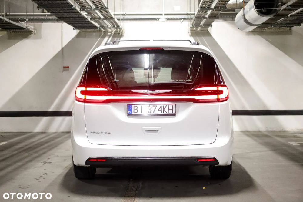 Chrysler Pacifica - 7