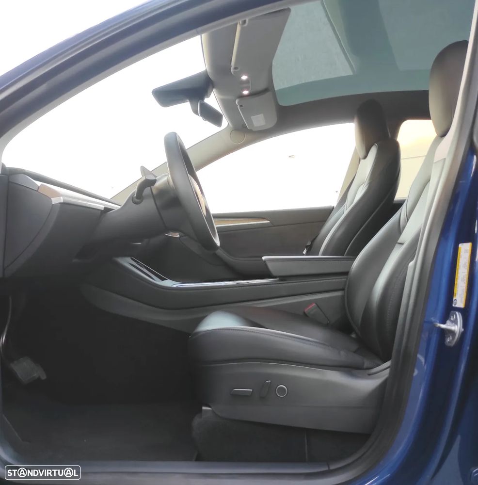 Tesla Model Y Long Range Dual Motor AWD - 17