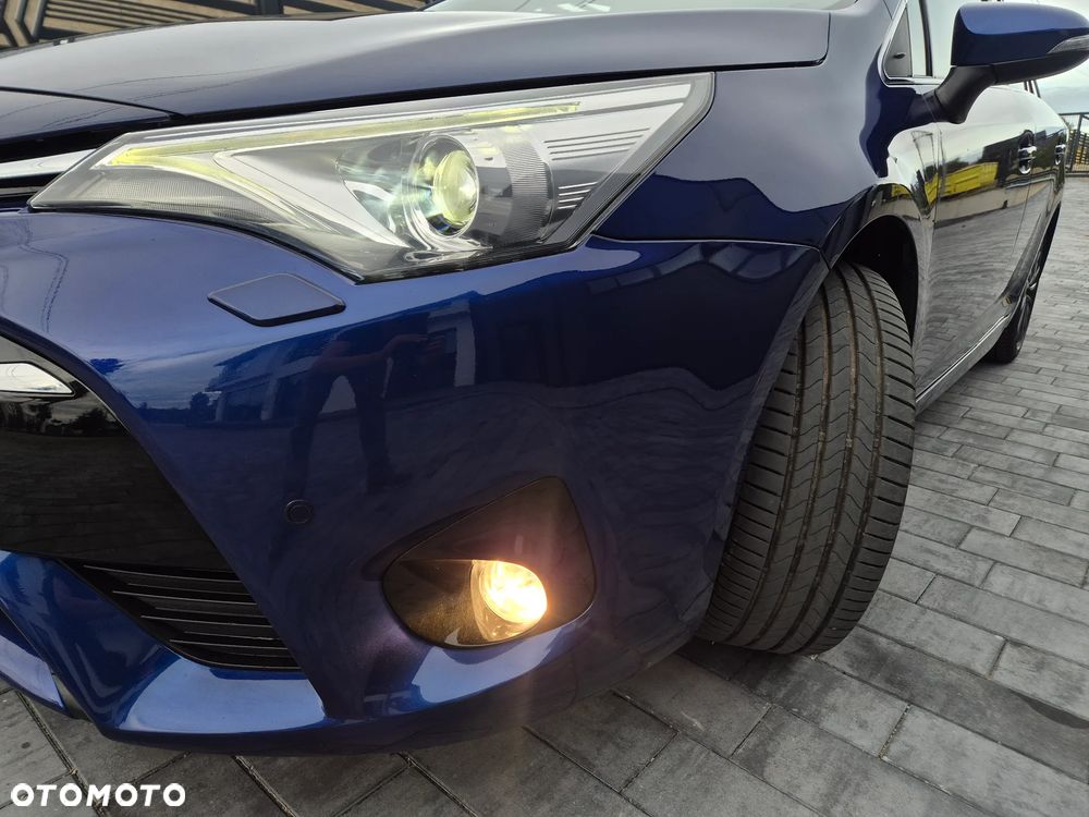 Toyota Avensis 1.8 Premium - 34