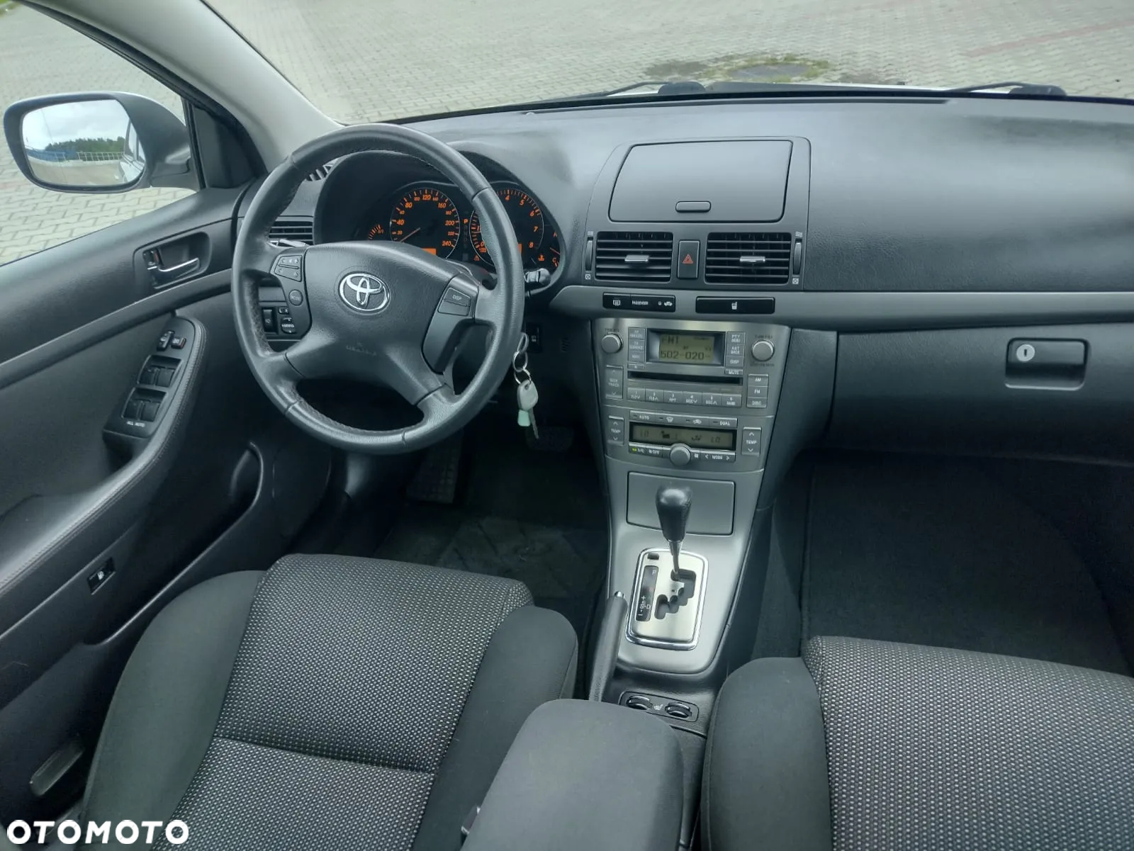 Toyota Avensis 1.8 VVT-i Combi Automatik Sol - 18