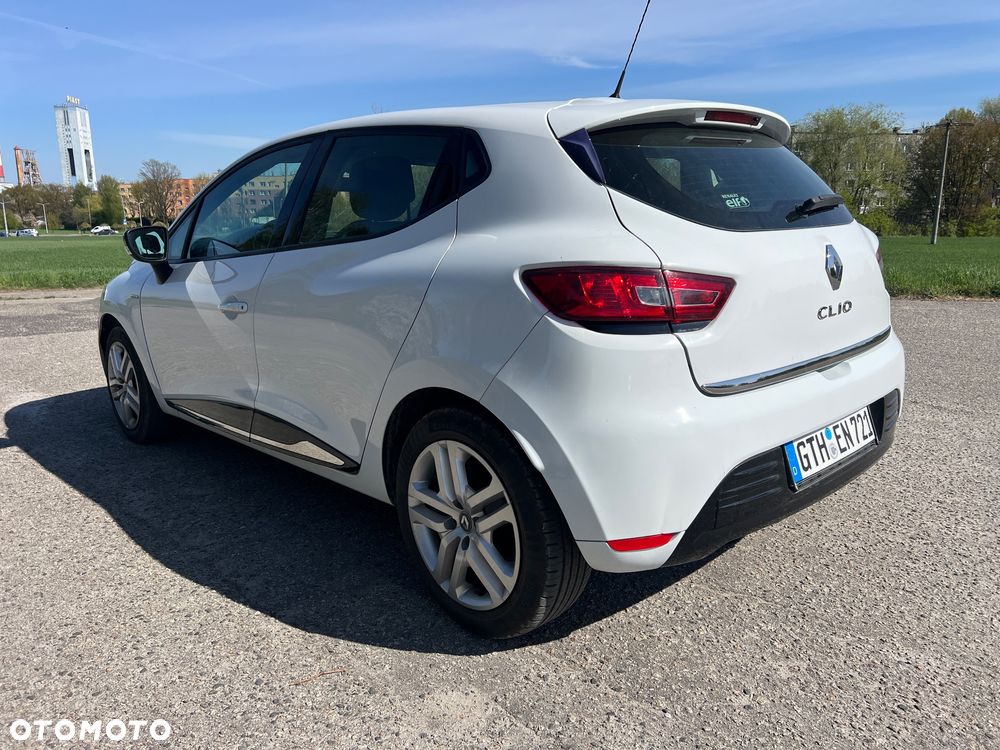 Renault Clio 1.2 16V 75 LIMITED - 17
