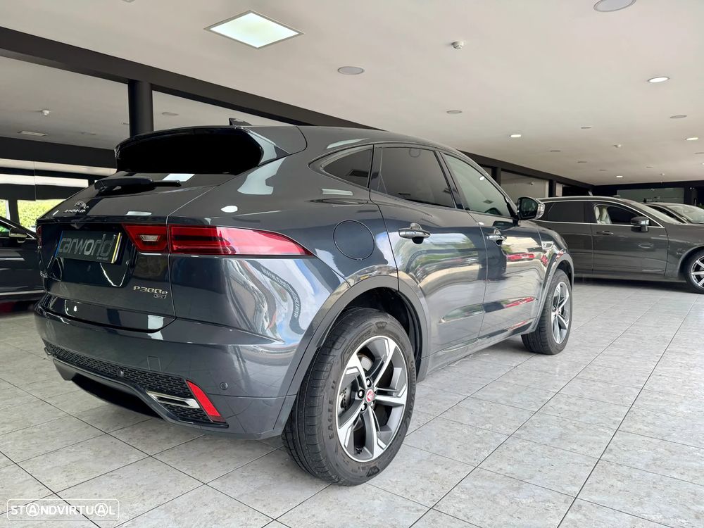 Jaguar E-Pace 1.5 P300e R-Dynamic HSE AWD Aut. — fotografia 17