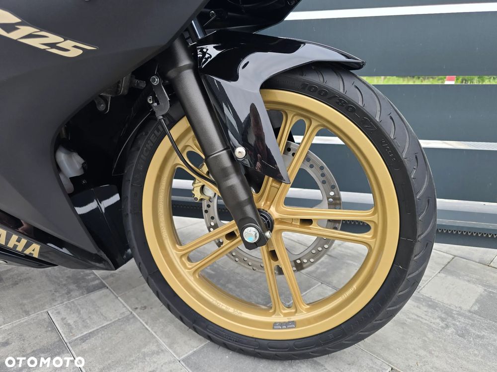 Yamaha YZF - 16