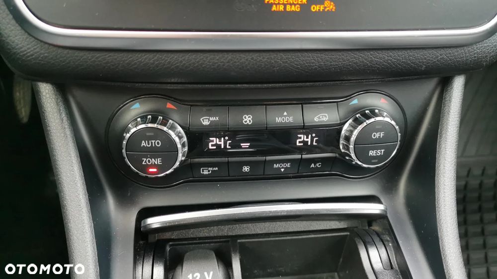 Mercedes-Benz GLA 180 7G-DCT Style - 18
