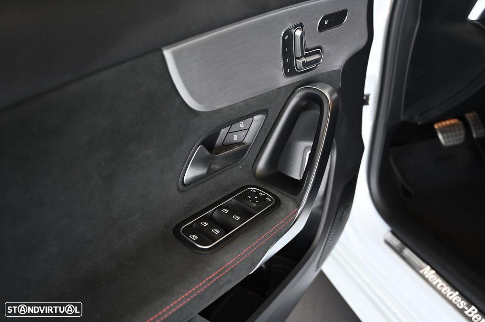 Mercedes-Benz A 250 Limousine e 8G-DCT AMG Line - 13