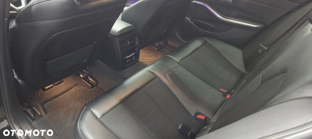 BMW Seria 3 318d Edition Luxury Line Purity - 21