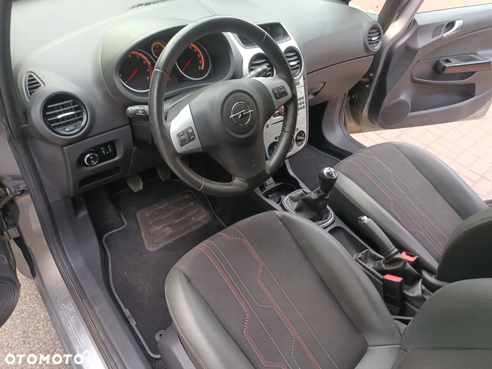 Opel Corsa 1.4 16V 150 Jahre - 13