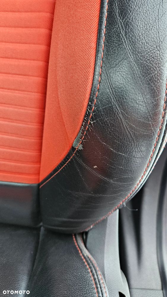 Ford Fiesta 1.6 EcoBoost ST - 11