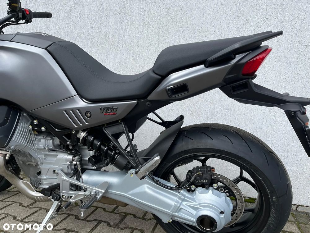Moto Guzzi V100 Mandello - 6