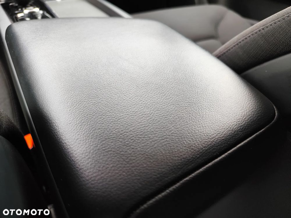 Volvo V60 B4 D Momentum Pro - 31