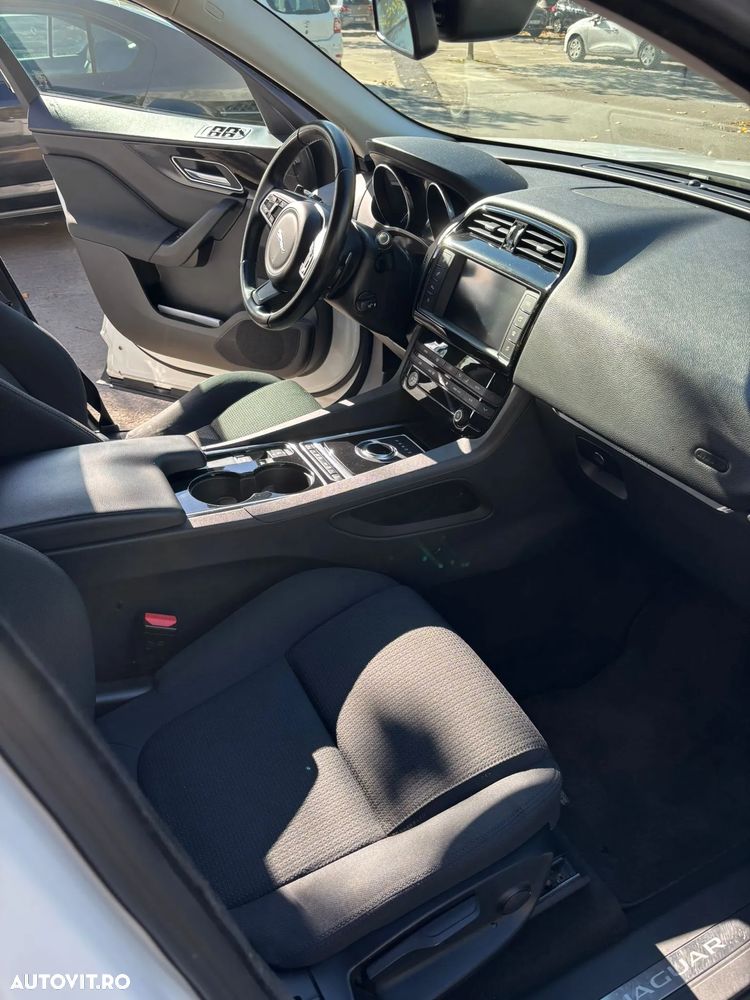 Jaguar F-Pace - 9