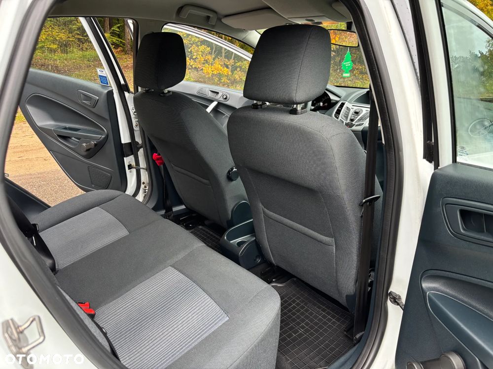 Ford Fiesta - 10