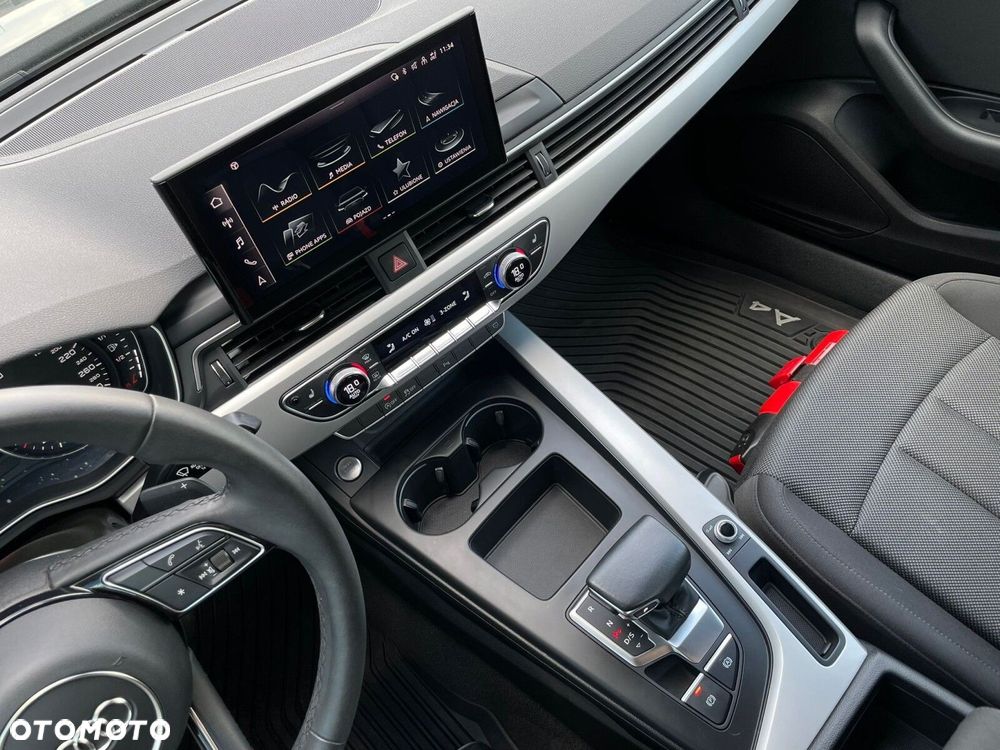 Audi A4 Limousine - 32