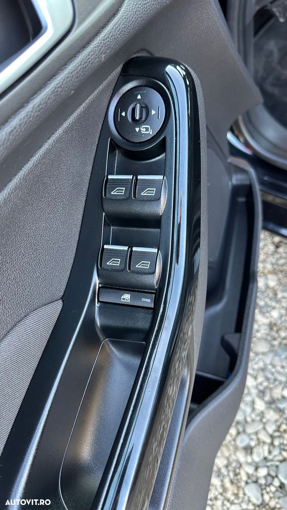 Ford Fiesta 1.0 EcoBoost Powershift Titanium - 8